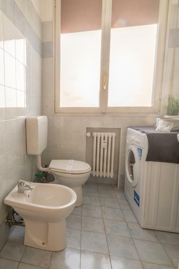 Bologna Fiera Fani Apartment Luaran gambar